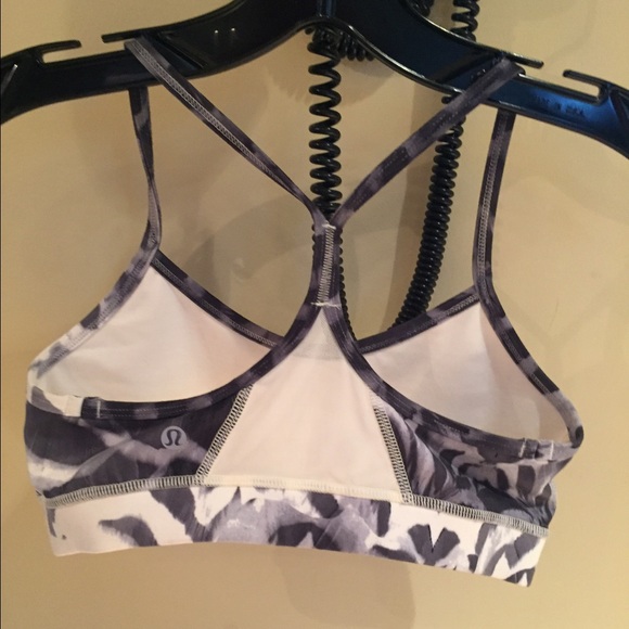 Lululemon flow y sports bra - Picture 2 of 4