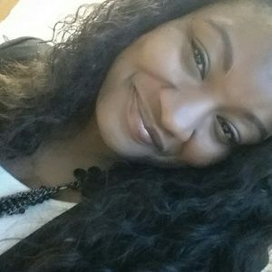 Meet your Posher, Rena