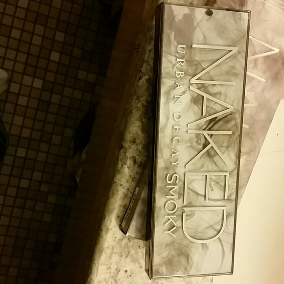 Urban decay smoky pallette