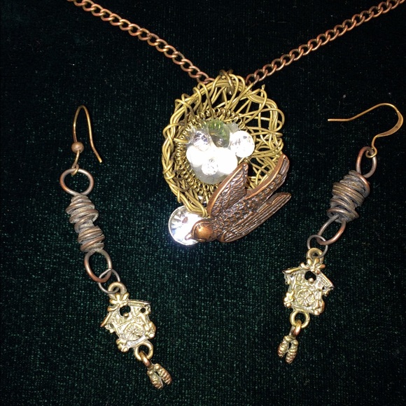 Matching Set of Bird Motif earring & necklace