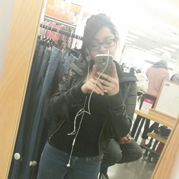 Meet your Posher, Kimberly