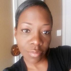 Meet your Posher, Cynthia