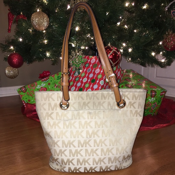 {{SOLD}} Authentic Michael Kors Tote