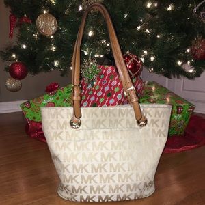 {{SOLD}} Authentic Michael Kors Tote