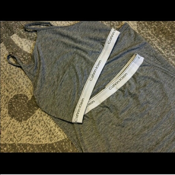 Gray crop top and skirt body set
