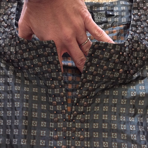 SOLD. Deep V neck Silk/Poly Tunic - Picture 4 of 4