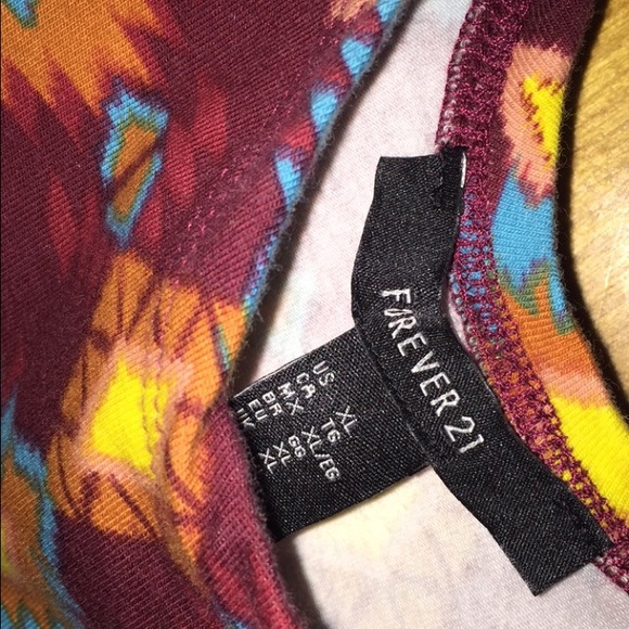 Crop top never worn - Picture 2 of 2