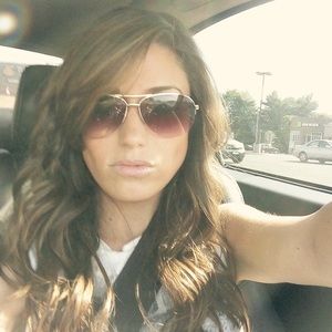 Meet your Posher, Janet