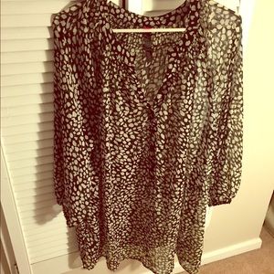 Large black & white semi-sheer flowy top.