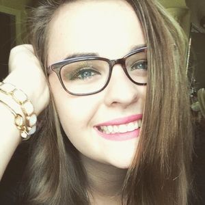 Meet your Posher, Abby