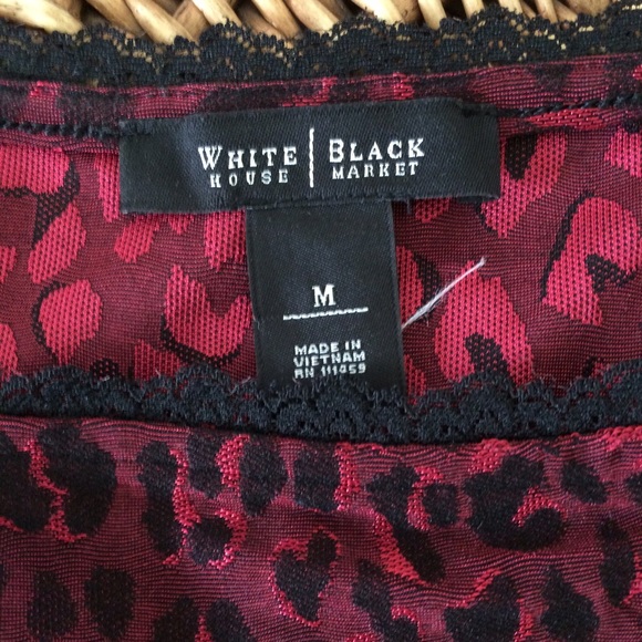 ❤️👄WHITE HOUSE/BLACK MARKET TOP❤️❤️