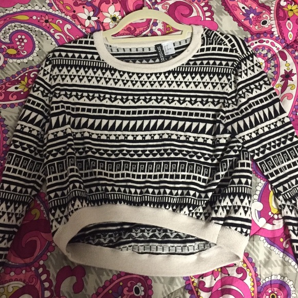 Cropped H&M tribal knit sweater size 2 US