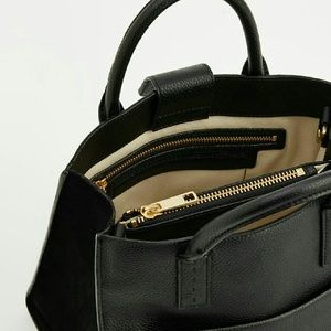 Ann Taylor Bags - NWOT Ann Taylor Crossbody Tote Ann Taylor Bags - NWOT Ann Taylor Crossbody Tote