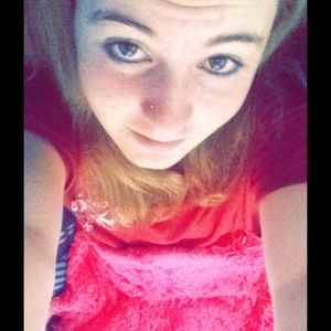 Meet your Posher, Danielle