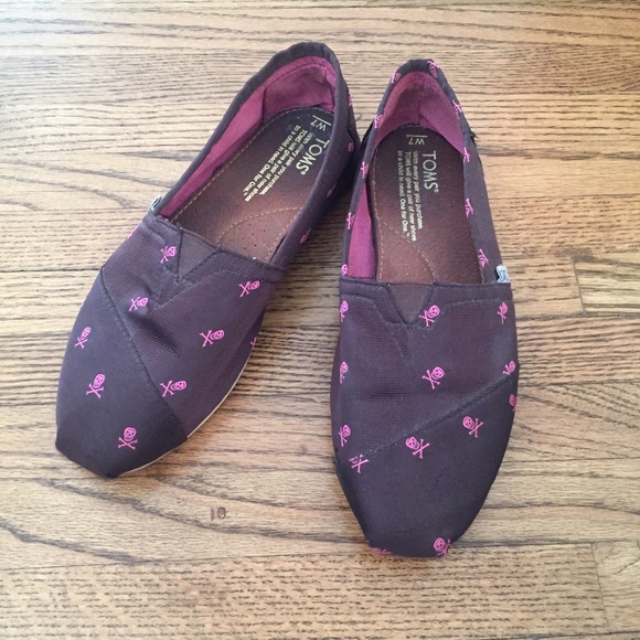 TOMS Shoes - Skull TOMS