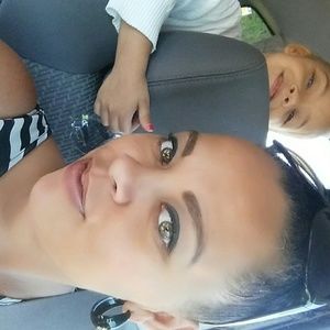 Meet your Posher, Kelly