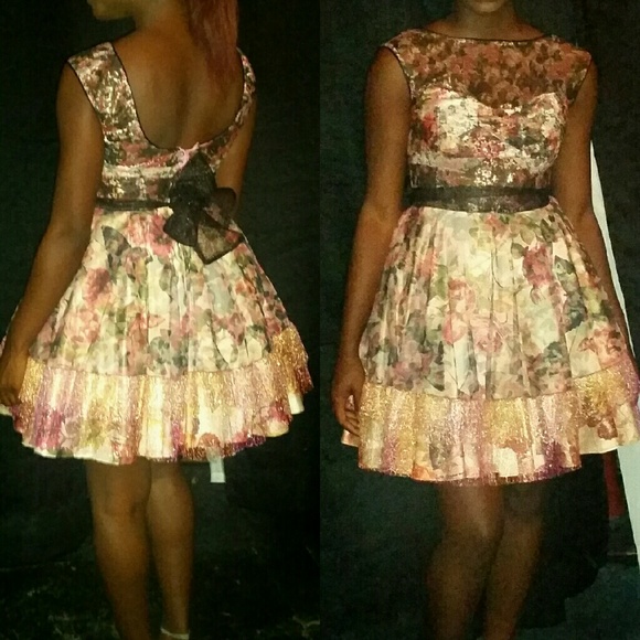 Beautiful Floral Dress ❤️👗 - Picture 3 of 3