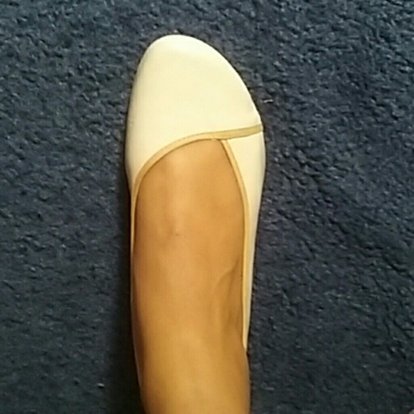 NWOT... Casual Flats - Picture 3 of 4