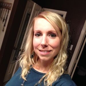 Meet your Posher, Dominique