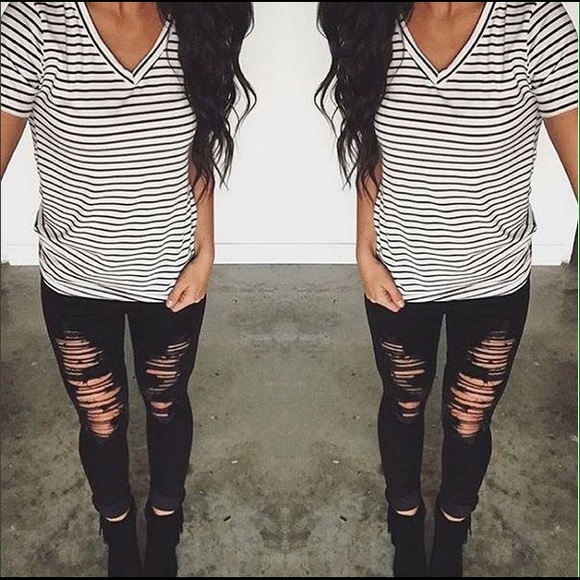 NEW! Destroyed black denim jeans
