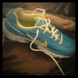Womans Nike Running "Initiators" Shoe Size 7.5