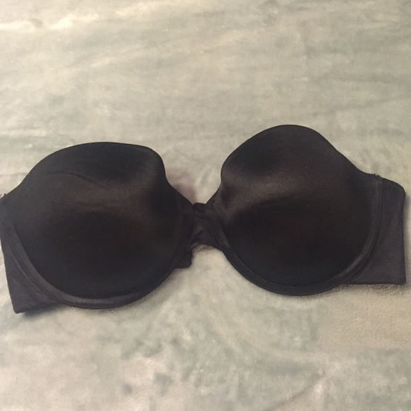 BLACK STRAPLESS BRA