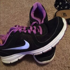Nike Tennis Shoes