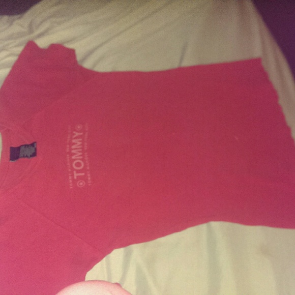 Tommy Hilfiger tee - Picture 1 of 1