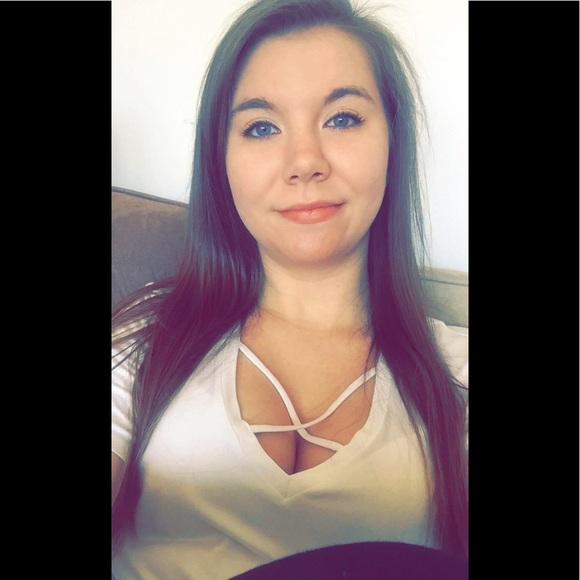 Meet your Posher, Jozy - Picture 2 of 4