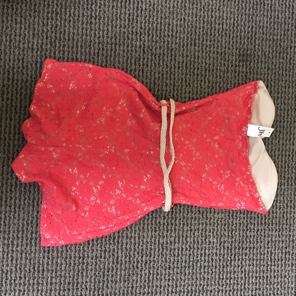 Strapless Lace Romper w. Flower Belt - Picture 3 of 4