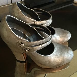 Marc Jacobs detailed Mary-Jane pumps