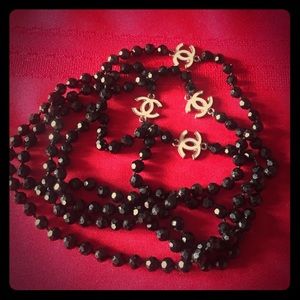 4 signature logo Chanel collar