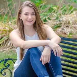 Meet your Posher, Abbie