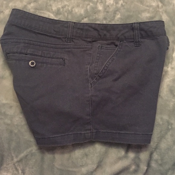 Navy blue shorts - Picture 2 of 3