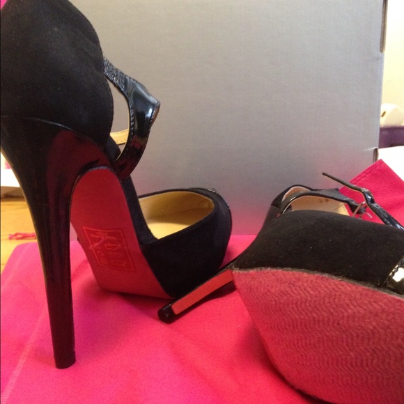 Woman's shoes - Picture 2 of 4