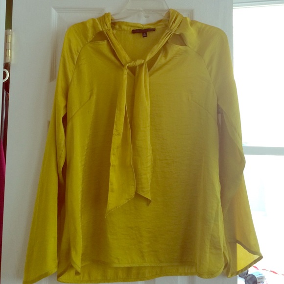 Medium Forenza peasant tie shirt