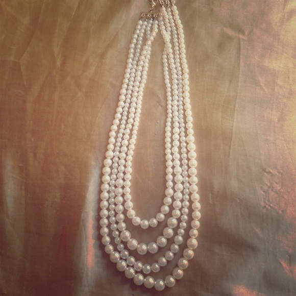 Layers of pearls necklace