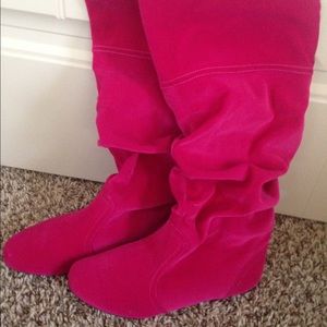 NEW! 💖 Adorable pink boots! :)