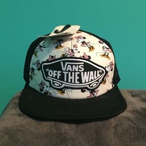 NWT Vans Disney Minnie Mouse Hat