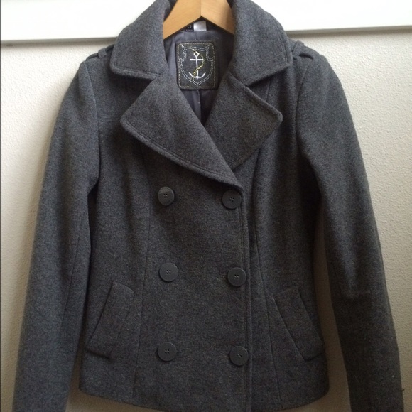 LAST CHANCE!!! H&M Gray Fitted Peacoat Wool Blend