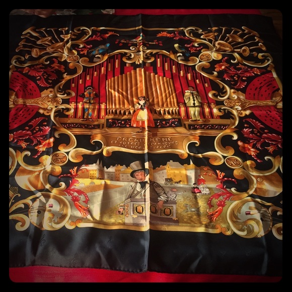 NWOT HERMES ORGAUPHONE Silk scarf.