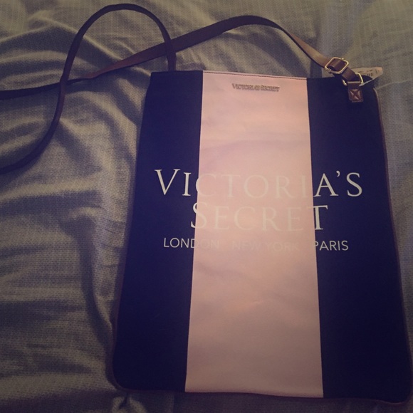 VS Crossbody Leather Bag