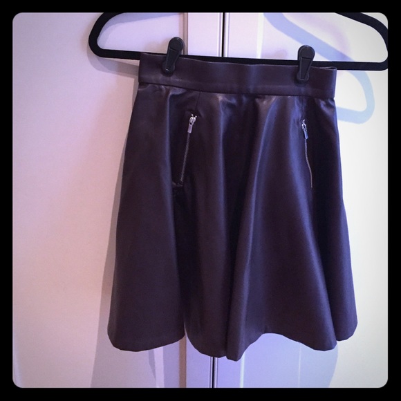 H& M faux leather skirt - skater style