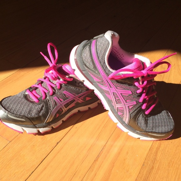 Asics cross-training, running shoes - Picture 1 of 2