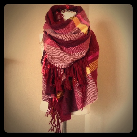 H&M Accessories - Super soft blanket scarf!!