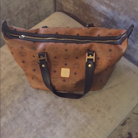 Authentic MCM HERITAGE BAG - Picture 3 of 4
