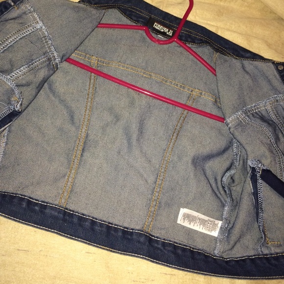 Forever 21 Premium Denim Jacket. - Picture 3 of 4