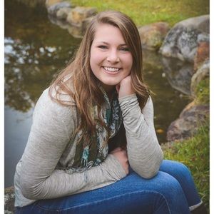 Meet your Posher, Courtney