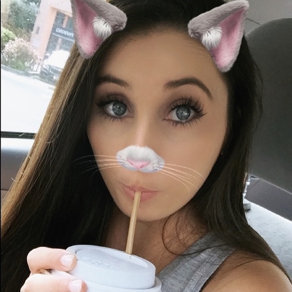 Meet your Posher, Corie - Picture 2 of 2