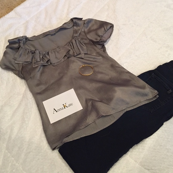Ann Taylor grey 100% Silk capped sleeve blouse